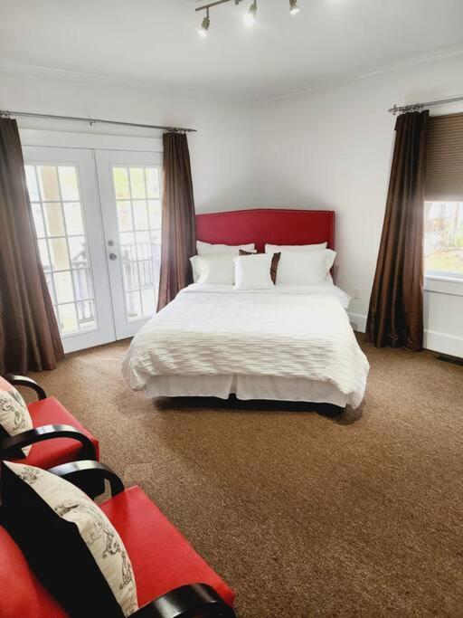 Charming And Comfortable! Medford Eksteriør billede