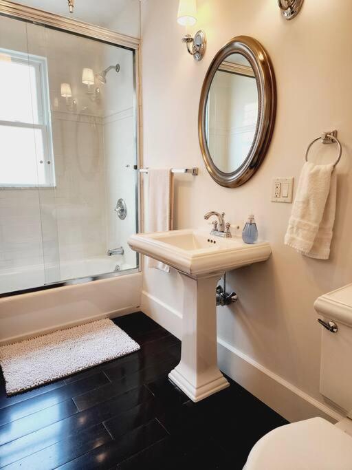 Charming And Comfortable! Medford Eksteriør billede